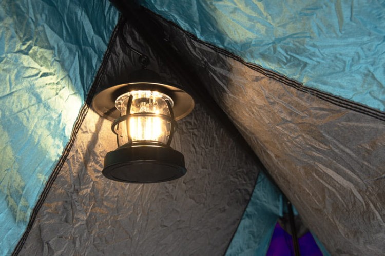 Lampka campingowa CAMPE czarny z logo